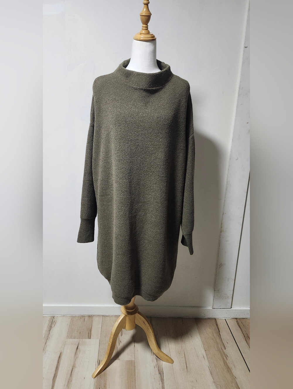 Devoted Oversized Loose Turtleneck Sweater in Olive